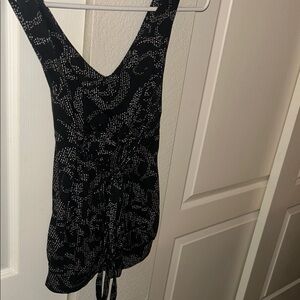 Ellemenno Black and White Textured Top